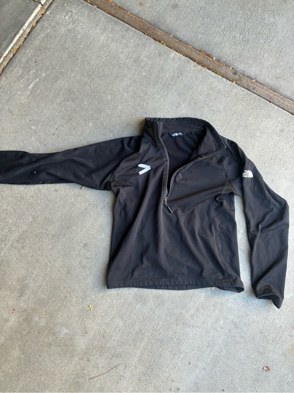The North Face Men's Black Half-Zip Performance Pullover